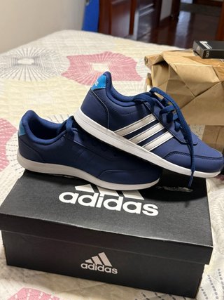 adidas originales en color azul marino