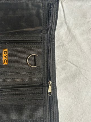 Cartera DYC Negra