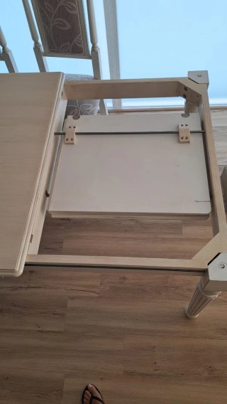 Mesa de comedor y 6 sillas. Blanco decapado/lacado