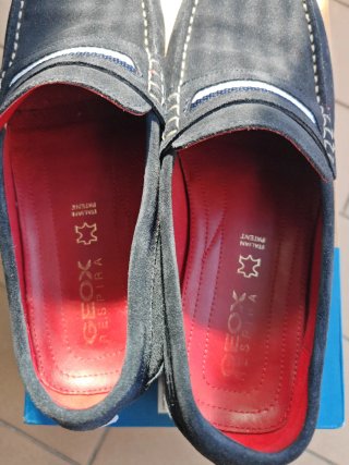 Mocassini Geox blu e rossi