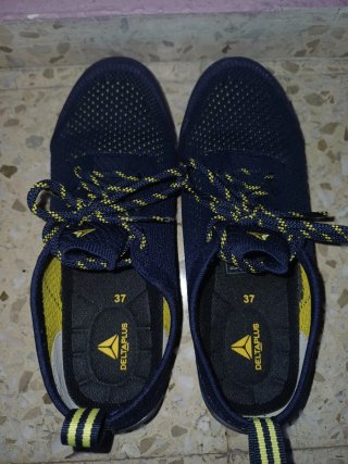 Zapatos de seguridad.