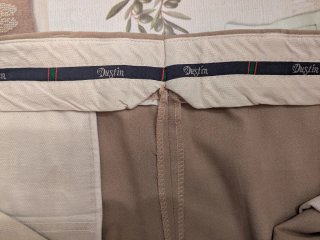 Pantalones de pinzas beige talla 44