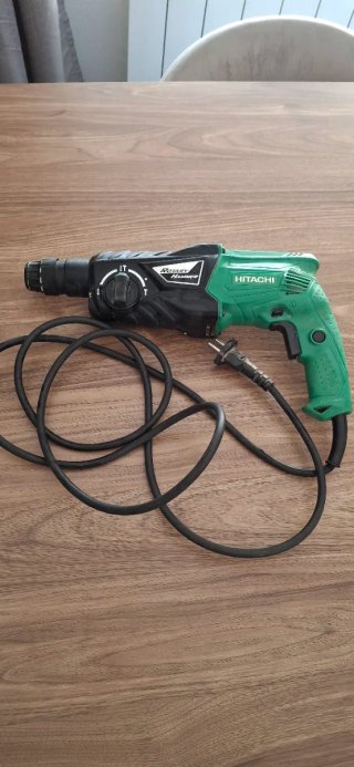 Taladro percutor Hitachi