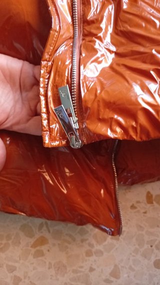 Plumífero largo señora marrón/naranja. Talla M