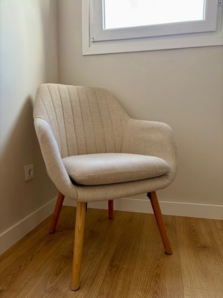 Sillón tela beis/roble