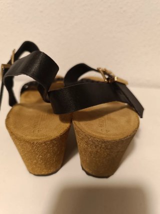 Sandalias cuña negras mujer. Sin Estrenar.