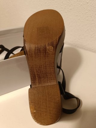 Sandalias de tacón de madera