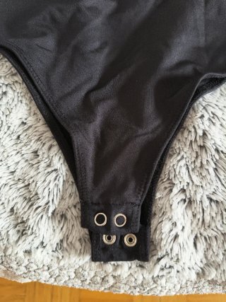 Body negro espalda abierta talla M