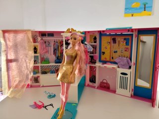 Barbie Armario con vestidor portátil
