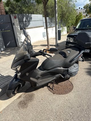 Yamaha Xmax 400 Negra