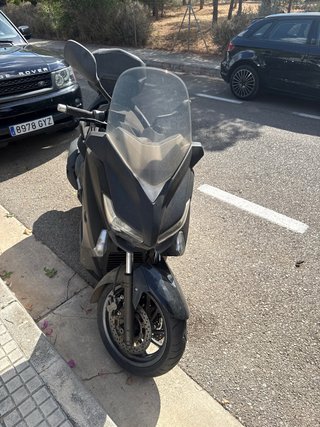 Yamaha Xmax 400 Negra