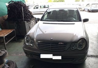 Luz mercedes clase c (w203) berlina 220 cdi 322574