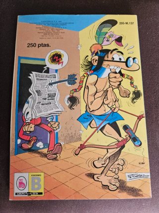 3 cómics; mortadelo y filemón.