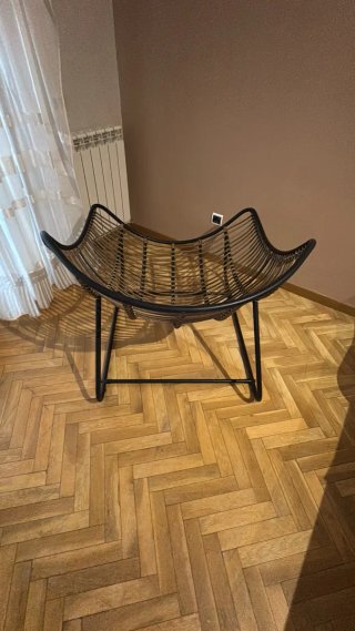 Sillón beige y negro