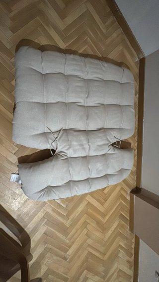 Sillón beige y negro