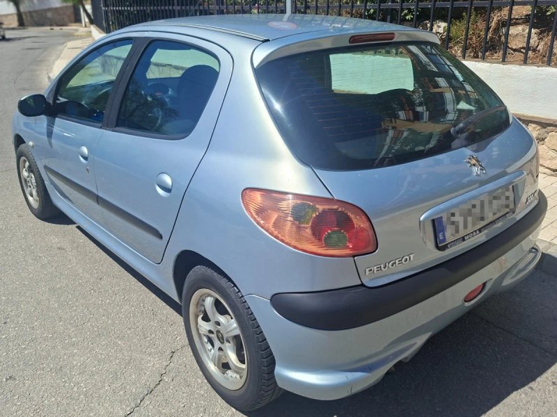 180.000Km‼️ 1.4 HDI Peugeot 206 - foto 1