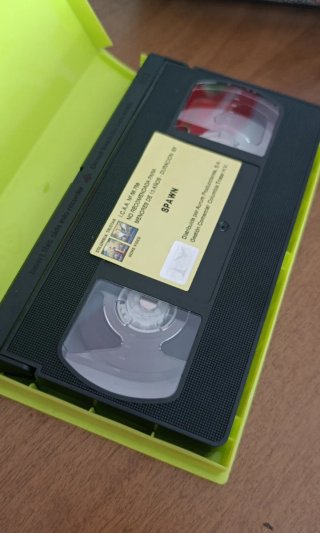 VHS Spawn y Un Hombre Lobo Americano en Paris