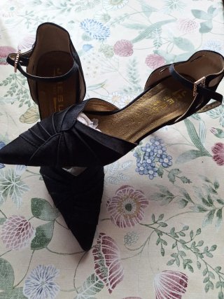 Sandalias Jhesu tacón negro talla 36 fiesta