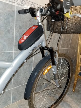 Bicicleta Gris con Cesta. Usado un par de veces