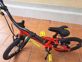 Bici infantil Decathlon 16 roja