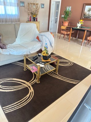 Alfombra grande marrón diseño beige