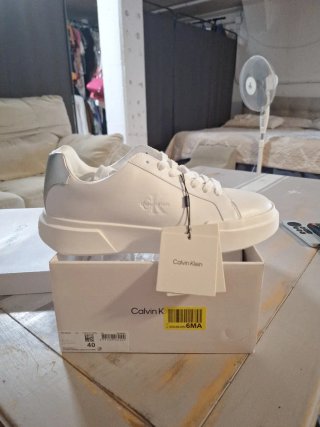 Zapatillas Calvin Klein Blancas y Plateadas Talla