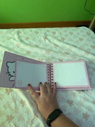 Libreta Hello Kitty con goma