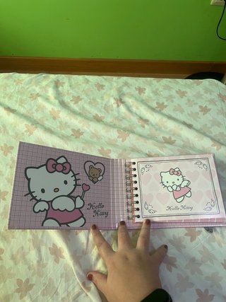 Libreta Hello Kitty con goma