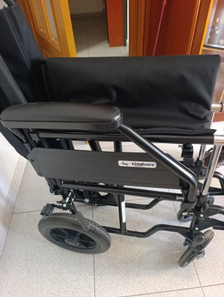 Silla ruedas TOTALCARE plegable nueva sin estrenar