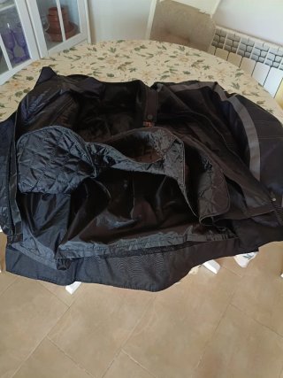Chaquetas de Moto Negra y Gris mixtas.