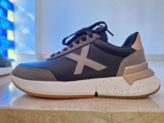 Zapatillas Munich Mujer Negras y Grises