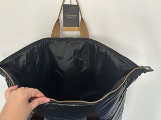 Bolso Calvin Klein Negro y Dorado