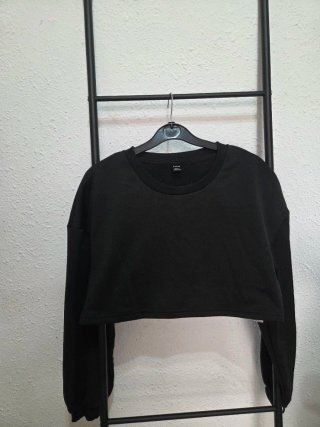 Sudadera corta negra