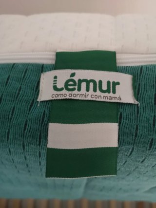 Cuna bebé blanca y madera + colchón Lemur.