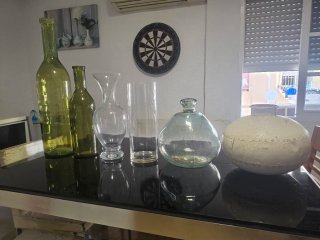 Lote Decorativo: Botellas y Jarrones