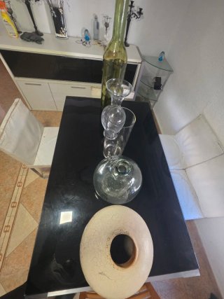 Lote Decorativo: Botellas y Jarrones