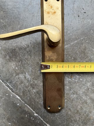 Manillas para puertas doradas