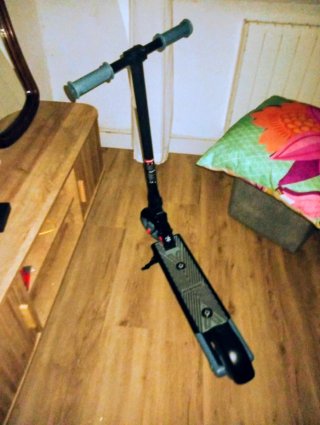 Patinete Eléctrico Infantil. URGE VENTA