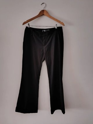 Pantalón negro largo de chica