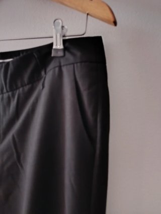 Pantalón negro largo de chica