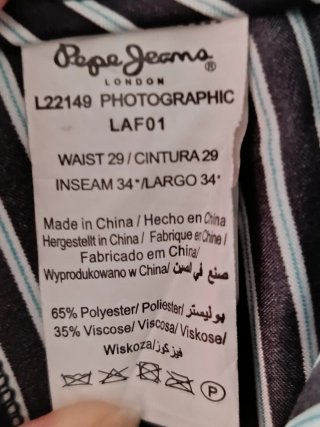 Pantalón negro largo de chica