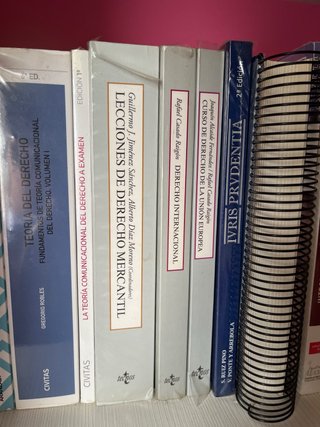Manuales de Derecho en la Universidad de Cordoba