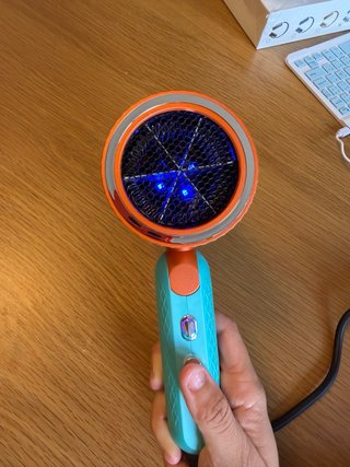 Secador de pelo VR naranja y turquesa