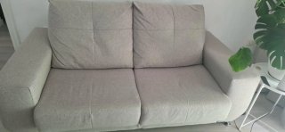 Sofá 2 plazas beige tela seminuevo  negociable