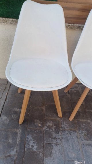 Juego de 4 sillas de comedor blancas