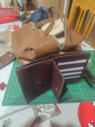 Monedero artesanal piel hecho a mano