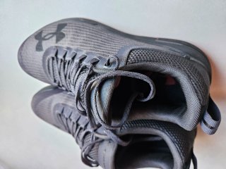 Zapatillas Under Armour Hombre Talla 42.5 Gris