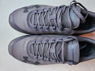 Zapatillas Under Armour Hombre Talla 42.5 Gris
