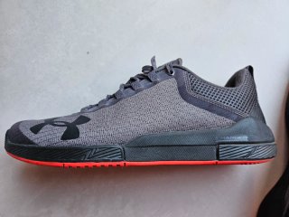Zapatillas Under Armour Hombre Talla 42.5 Gris