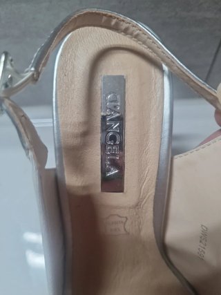 Zapato de fiesta plateado